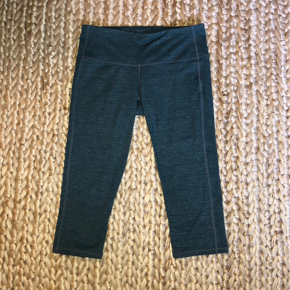 Athleta Capri Leggings Green XS